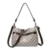 Bolsa Feminina 2025 Novo Modelo Bolsa de Ombro Transversal Estampada para Mães de Meia-Idade e Idosas, Bolsa Prática Multicamadas Simples e Versátil para Sogra