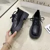 Sapatos de Couro Femininos para Combinar com Saias, Novidade Primavera e Outono 2026 Estilo Britânico Retrô, Versáteis com Cadarço, Sapatos de Salto Espesso para Aumentar a Altura para Estudantes
