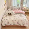 Conjunto de quatro peças de veludo de flanela de desenho animado de floco de neve de inverno, nova capa de edredom de veludo de leite, lençol de pelúcia, conjunto de cama de três peças para dormitório estudantil