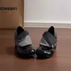 Saltos Agulha Grossos Estilo Britânico Retrô Preto para Mulheres, Novos Sapatos para Aumentar a Altura Primavera e Outono 2026 para Combinar com Saias, Sapatos de Couro Mary Jane