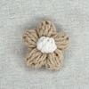 Lindo y Dulce Flor Puff Hecha a Mano Lana Crochet Pequeño Broche de Flor Flor Decorativa para Ropa Decoración para Bufanda Sombrero