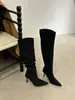 Botas de salto alto com bico fino acima do joelho para mulheres, novo estilo outono e inverno 2026, botas empilhadas plissadas de salto fino, botas de montaria femininas