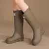 Botas de Moda para Mujer Zapatos de Mujer Elegantes 2026 Caña Alta Suela Suave Verano Impermeables Antideslizantes Suela Plana Versátiles Para Uso en Exteriores Botas Martin