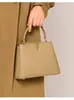 Bolsa de Maternidad de Alta Gama 2025 Primavera y Verano Nueva Bolso Elegante para Mujer de Viaje Cruzado Lujo Ligero Portátil Bolso Kelly Bolso Pequeño