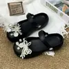 Sapatos com furos femininos antiderrapantes sandálias Mary Jane baixas de verão para praia sapatos casuais para enfermeiros sapatilhas sapatos de jardim