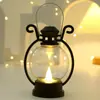 Vela electrónica LED transfronteriza linterna pequeña portátil retro lámpara huracán diseño de decoración navideña atmósfera lámpara de aceite pequeña