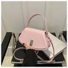 2024 Novo nicho elegante bolsa feminina transversal bolsa feminina bolsa pequena portátil primavera e verão bolsa popular axila comércio exterior