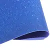 Materiales: Papel de espuma con lentejuelas, papel esponja, EVA con polvo de oro, papel con brillantina para kínder, hojas grandes de papel reflectante brillantes, manualidades para hacer tú mismo