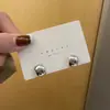 Pendientes Minimalistas de Metal con Tachuelas para Mujer, Nuevo Diseño Popular de Nicho 2026, Pendientes de Alta Gama, Accesorios Versátiles para Orejas
