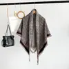 Chal de Cachemira Simple Elegante Versátil Otoño Invierno Bufanda Triangular Grande Retro Francesa Bufanda Cálida para el Cuello de Mujer Chal Venta al por Mayor