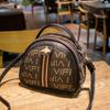 Bolsas Femininas 2020 Novo Estilo Quente de Celebridade da Internet Bolsa Semicírculo Decorada com Abelha Bolsa Estampada com Letras Bolsa de Ombro Transversal Feminina