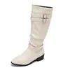 Botas longas retrô brancas novas transfronteiriças femininas fivelas duplas de couro salto baixo botas de cavaleiro personalidade versátil tamanho grande comércio exterior feminino