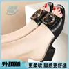 Sandálias de Verão Femininas 2026 Novo Estilo Francês Nicho Moda Chinelos de Salto Médio Bloco para Combinar com Vestidos, Chinelos Super Modernos para Uso Externo