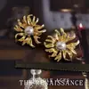 Pendientes de Girasol Exagerados Retro Vintage Pendientes de Botón Estilo Europeo y Americano de Lujo Ligero con un Toque de Alta Gama