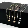 X4-110-2 Moda Parche de Nueve Corazones Collar Corto de Moda Versátil Cadena para Clavícula de Múltiples Corazones para Mujeres