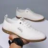 Zapatos de Hombre 2026 Verano Nuevos Zapatos Blancos Transpirables de Suela Blanda para Hombre Zapatos de Conducir de Hombre Perezoso Moda Casual Zapatos de Cuero