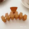 Color Café con Leche Estilo Ins Pinza de Tiburón Grande Accesorios de Cabello de Gama Alta para Mujeres Pasador Mate Pasador Lindo Venta al por Mayor