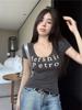 Playera de Manga Corta con Cuello U Estampada con Letras para Mujer Verano Estilo Puro Lujuria Hombro Derecho Corto Top Básico