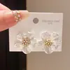 Brincos de Flor em Acrílico com Agulha de Prata Banhada a Ouro Real 14K e Zircônia Brilhante Brincos Elegantes e de Alto Padrão para Mulheres
