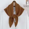 Cachecol Triangular 100% Lã Pura para Mulheres no Outono e Inverno, Cachecol de Tricô Versátil de Cor Pura Quente, Xale, Cachecol de Alta Qualidade