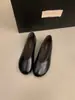 Zapatos Dorados de Abuela Estilo Coreano de Nicho Boca Baja Punta Redonda para Mujer 2026 Nuevos de Cuero Suave Suela Suave Slip-on para Viaje Zapatos Individuales
