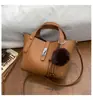 Bolsa Balde de Mão Estilo Coreano para Mulheres 2025 Nova Moda de Inverno Bolsa de Ombro de Alto Padrão Versátil Bolsa Transversal para o Dia a Dia