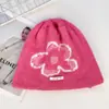 Gorro de Personalidad Estilo Coreano para Adelgazar la Cara con Flor Pequeña Otoño e Invierno para Circunferencia de Cabeza Grande Gorro Cálido para el Frío con un Diseño Acogedor y Elegante