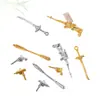 Juego de Colgantes Modelo de Arma de Acero Inoxidable Chapado en Oro Espada Bastón Pistola Textura Tallada Estilo Retro Estéreo 3D Accesorios de Joyería