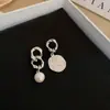 "Abalorio Floral de Perla" aretes de botón florales vintage con circonita y perla, aretes de lujo ligero de alta gama con un diseño único, aretes de nicho