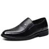 Sapatos Masculinos de Couro para Negócios, Novos Sapatos Formais Slip-On de Outono, Comércio Exterior Transfronteiriço, Sapatos Casuais Masculinos de Tamanho Grande Venda por Atacado