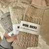Calcetines de Hilo de Lana Estilo Nuevo para Mujer, Calcetines de Media Pantorrilla, Estilo Trendy de Celebridad de Internet, Calcetines de Cachemira Tejidos en Cable, Calcetines Gruesos Versátiles para Invierno