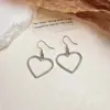 Pendientes de plata con forma de aguja y diseño de corazón con incrustaciones de diamantes, exquisitos y elegantes, versátiles para el día a día, pendientes de lujo ligero y a la moda.