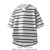 Camisa Polo Rayada Blanca y Negra Estilo Retro Americano Manga Corta para Hombre Verano Cuello Irregular Camiseta Cleanfit de Media Manga