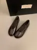Zapatos Dorados de Abuela Estilo Coreano de Nicho Boca Baja Punta Redonda para Mujer 2026 Nuevos de Cuero Suave Suela Suave Slip-on para Viaje Zapatos Individuales