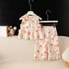 Estilo Novo de Verão para Meninas Bebês Conjunto Elegante de Colete Fino Tulipa com Calça de Perna Larga Cobertura de Ombro Largo Florzinha Fada