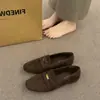 Mocasines de Cuero para Mujer con Diseño de Moneda Dorada, Estilo Británico, Nueva Versión Coreana 2026, Zapatos Planos Casuales Slip-On Redondos Retro Franceses