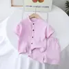Ropa de Casa 2026 Color Sólido Verano Ropa Infantil para Niños y Niñas, Doble Capa Algodón Gasa Color Sólido Cuello Alto Botón Cárdigan Casual Conjunto de Dos Piezas