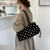 Bolso de mano de lujo ligero estilo coreano al por mayor para mujer, nuevo bolso de hombro elegante de lunares para otoño 2026, bolso de axila para ir al trabajo