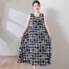 Vestido de algodão e seda plus size super emagrecedor e que valoriza a silhueta, estilo novo para usar por cima, vestido casual A-line floral sem mangas solto e jovial