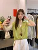 Liquidación, sin devoluciones ni cambios. 2026 Verano Estilo Coreano Moda Bloques de Color Versátil Adelgazante Falso Dos Piezas Manga Corta Tejido Superior 87626