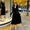 Vestido Interno de Veludo Retro com Decote V e Cintura Marcada para Mulheres 2026 Outono Novo Estilo Elegante Saia Longa 45338