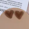 Pendientes de Pinza para el Pelo con Forma de Corazón Exagerado de Peluche Estilo Coreano Accesorio para el Cabello para Niñas con un Toque de Alta Gama