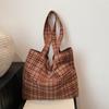 Bolso Tote de Estilo Casual Japonés Invierno Nueva Llegada Ropa de Lana a Cuadros Bolso de Hombro Gran Capacidad Bolso Sobaco para Mujer