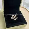 Colar de Flor Grande Van Cleef & Arpels de Luxo para Mulheres, Artesanato de Precisão CNC, Design Vazado em Favo de Mel, Totalmente Cravejado com Diamantes, Colar de Girassol, Exclusivo para Transmissão ao Vivo