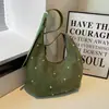 Bolsa Transfronteiriça de Camurça com Rebites para Mulheres, Grande Capacidade, Nova Coleção Outono e Inverno 2026, Vintage, de Ombro, Transversal, para o Dia a Dia, Estilo Dumpling