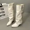 Botas largas de otoño de nuevo estilo con hebilla de cinturón de tacón grueso adelgazantes que aumentan la altura botas de moda estilo vintage para mujer 2026