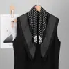 2026 Nuevo Pañuelo Cuadrado Pequeño de Camelia Combinado con Camisas y Trajes, Pañuelo Delgado para Mujer, Pañuelo de Seda Artístico para Protección del Cuello