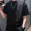 Camiseta de Verão Novo Estilo Solta com Gola Redonda e Manga Curta para Homens, Camiseta Resistente com Textura Embossada, Moletom Tendência com Bolso Escondido para Homens