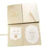Invitación de boda de terciopelo blanco roto con insignia de estampado dorado, invitación de rosa en relieve, tarjeta de respuesta QR, invitación de boda