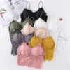 Camisola sexy de encaje anti-exposición de venta caliente para comercio transfronterizo, camisola de verano fina y transpirable con almohadillas en el pecho y hermoso diseño de espalda